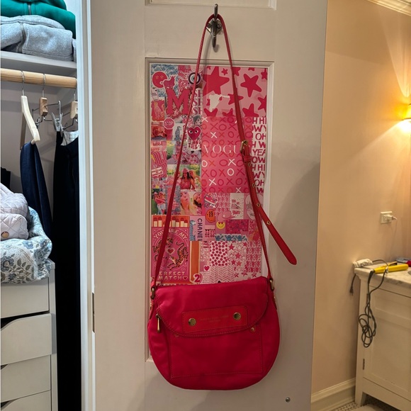 MARC JACOBS NATASHA RED NYLON CROSSBODY BAG - Picture 3 of 11